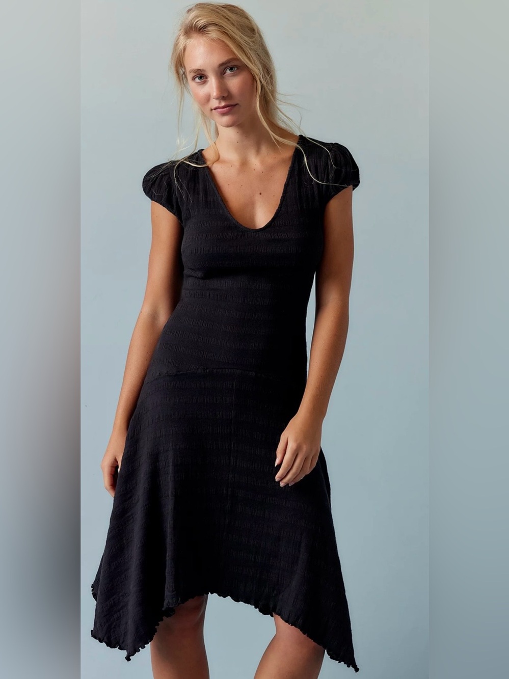 Free People Black V-Neck Puff Sleeve Midi Dress(20% OFF)